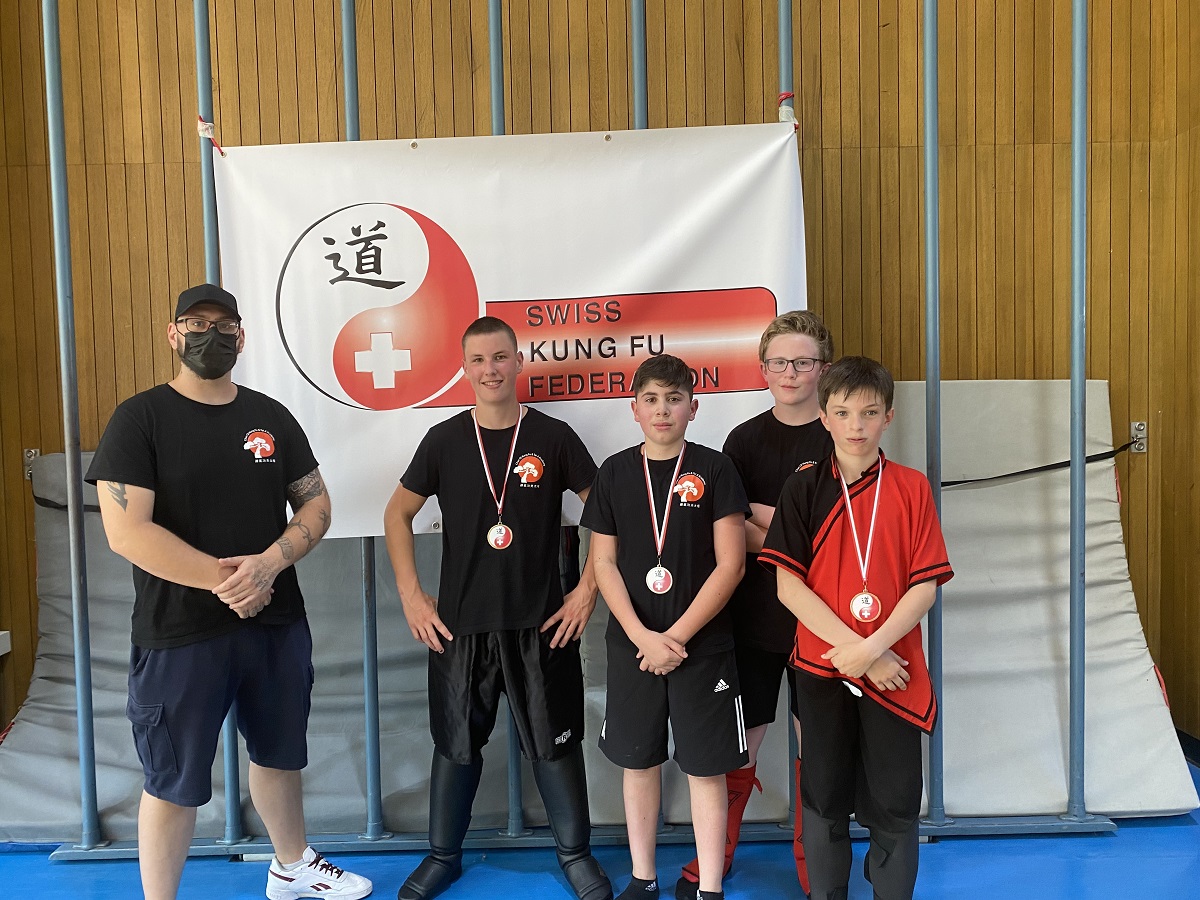 Les combattants avec leur coach Jessy